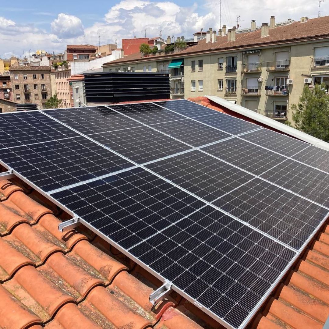 Els beneficis de les plaques fotovoltaiques: Transforma la teva llar amb energia solar